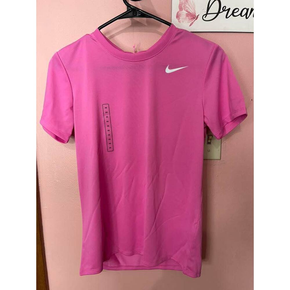 Nike dri-fit size small